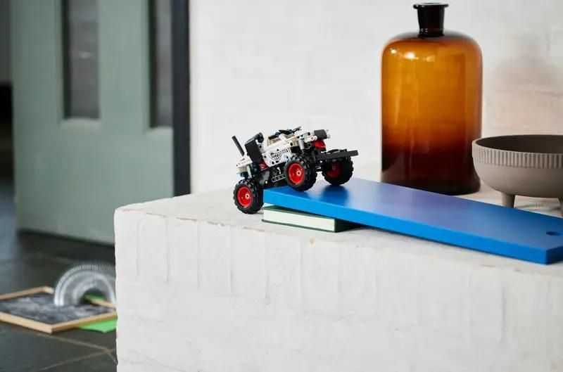 Nowe LEGO Technic Monster Jam Mutt Dalmatian samochód zabawka klocki