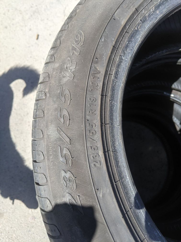 235/55R19 Pirelli .