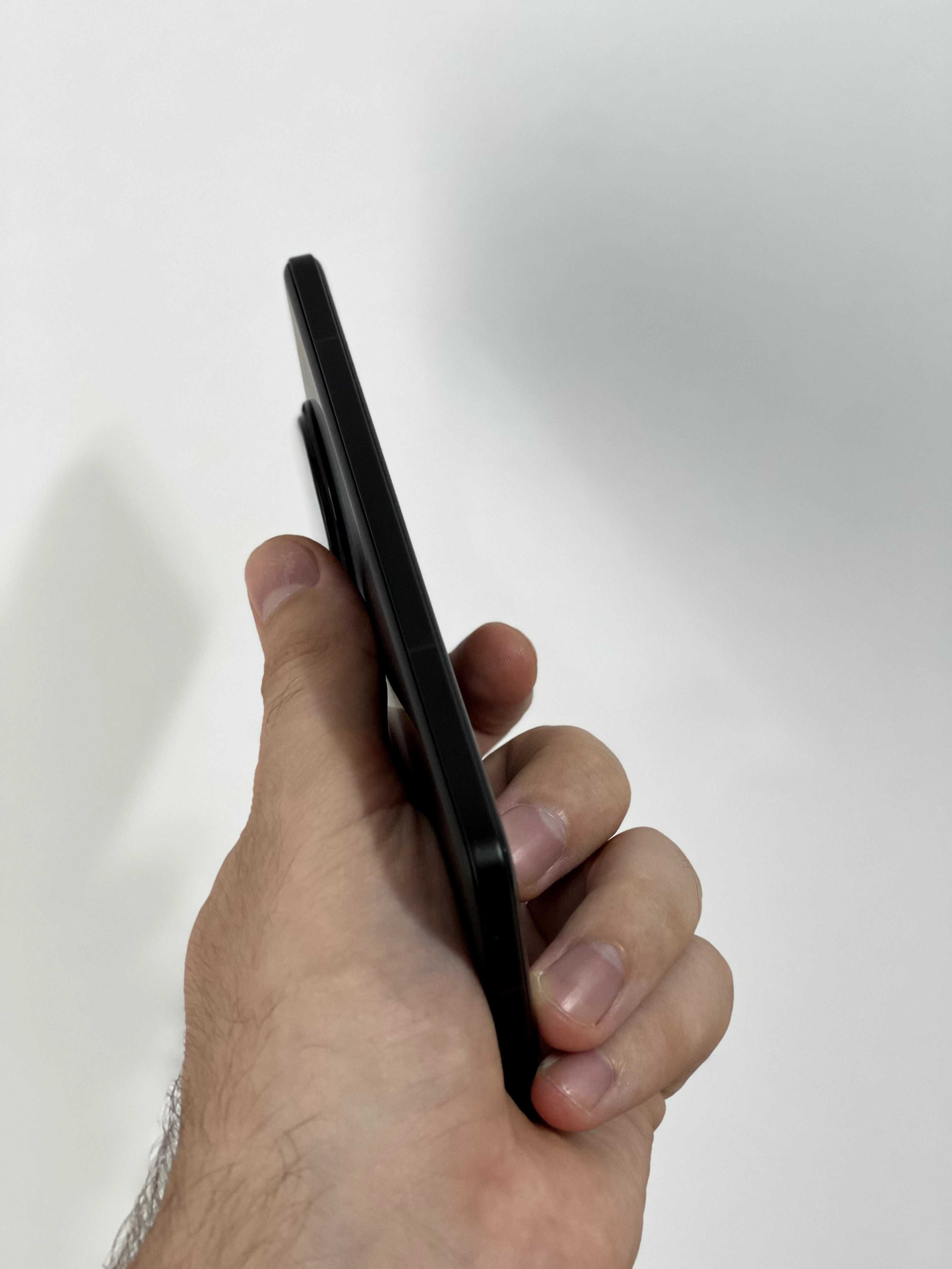 Xiaomi civi 4 pro 12+4/256 Qualcomm Snapdragon 8 gen3 мощный