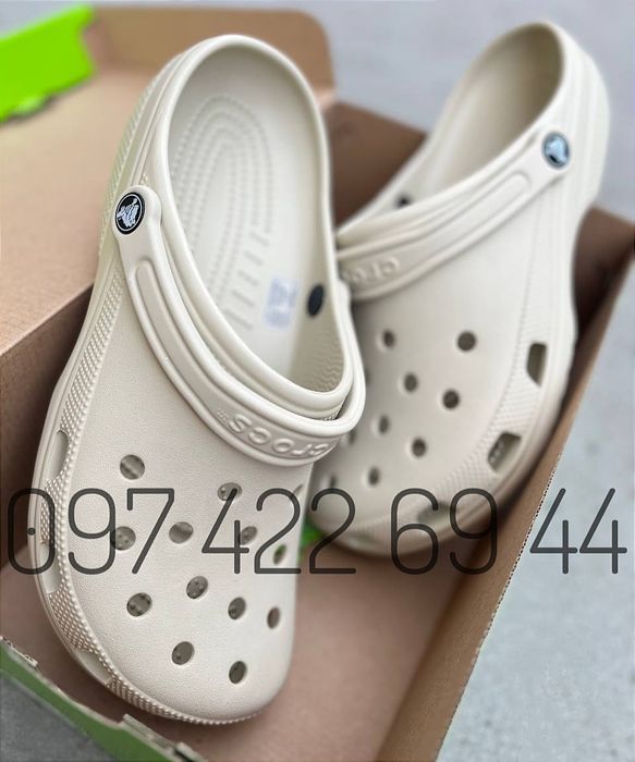 Класичні Крокси Crocs Classic Clog унісекс бежеві Crocs Classic Bone