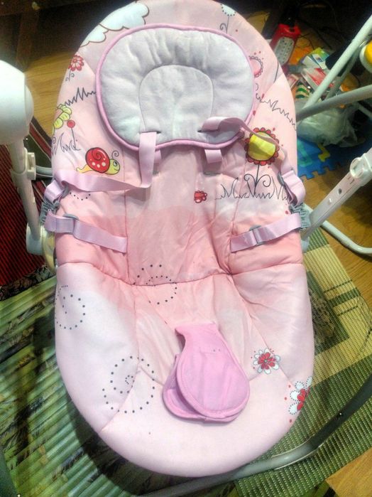 Электрическая укачивающая  качеля,шезлонг. детская.