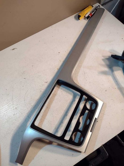 VW Passat B7 USA 11- panel dekor konsoli radia