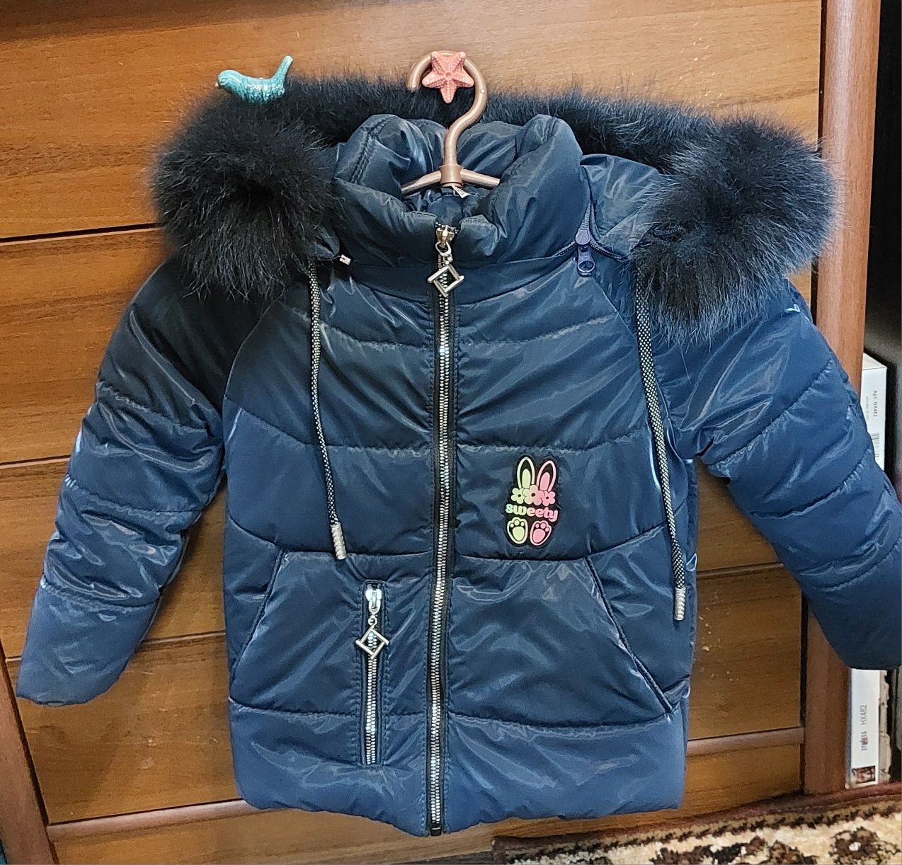Зимняя куртка, курточка на девочку, на 3,4 года. + штаны комбез