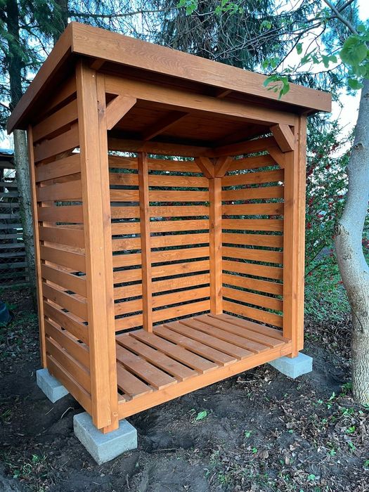 Drewutnia, schowek na drewno,domek