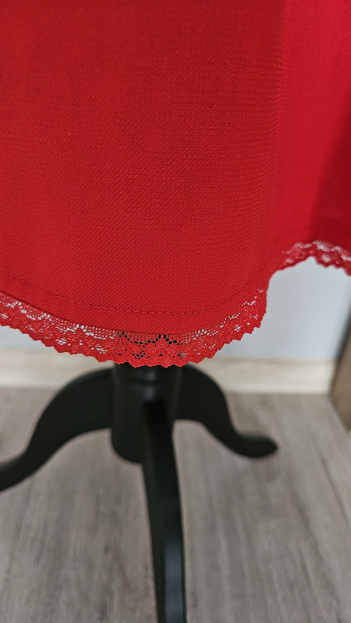 Sukienka elegancka koronkowa