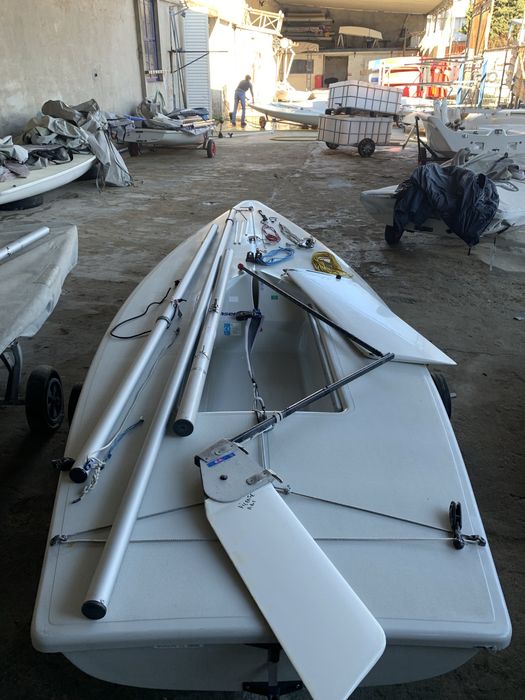 Barco/ vela ligeira Laser 4.7