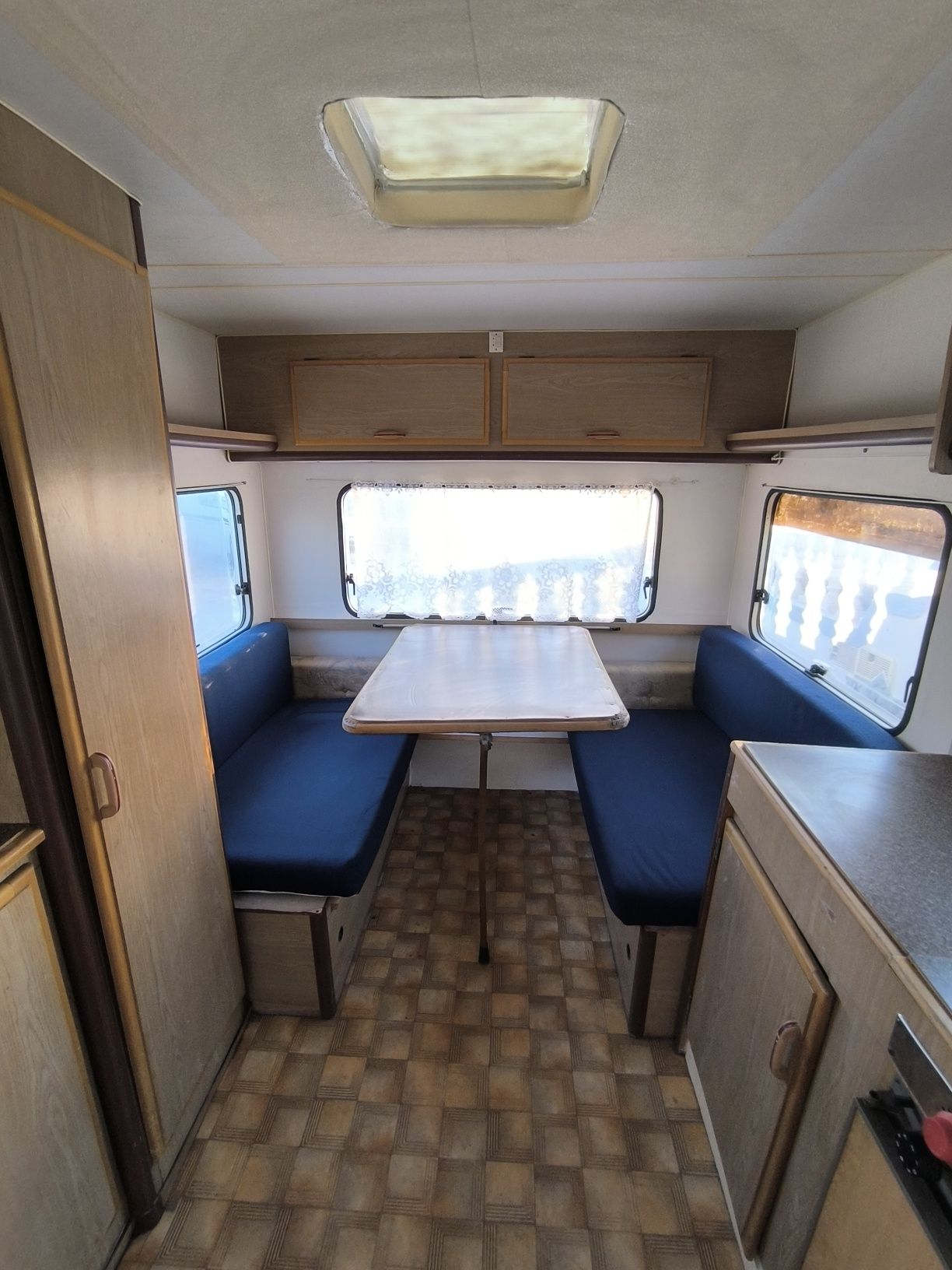 Caravana Pluma 350