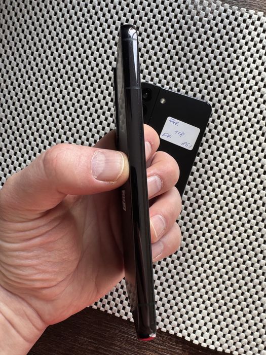 Гарні Samsung S22 128 на snapdragon