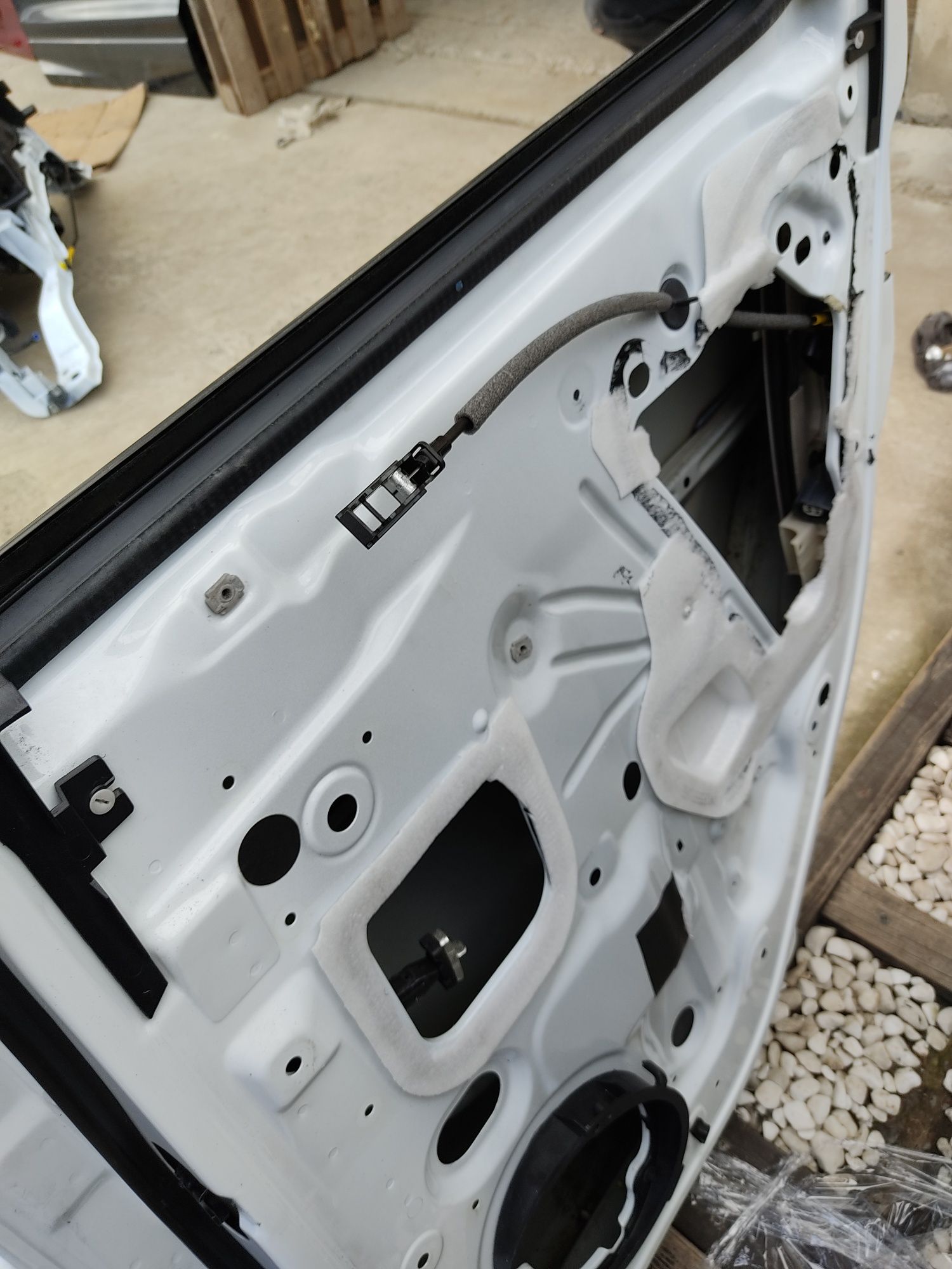 Дверка задня права Ford Kuga MK2 Ford Escape