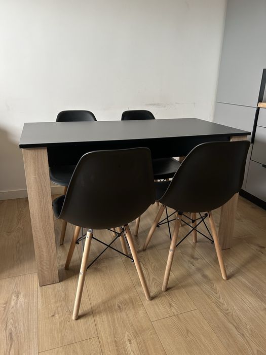 Stół z krzesłami w stylu skandynawskim czarno brązowe 4 krzesła