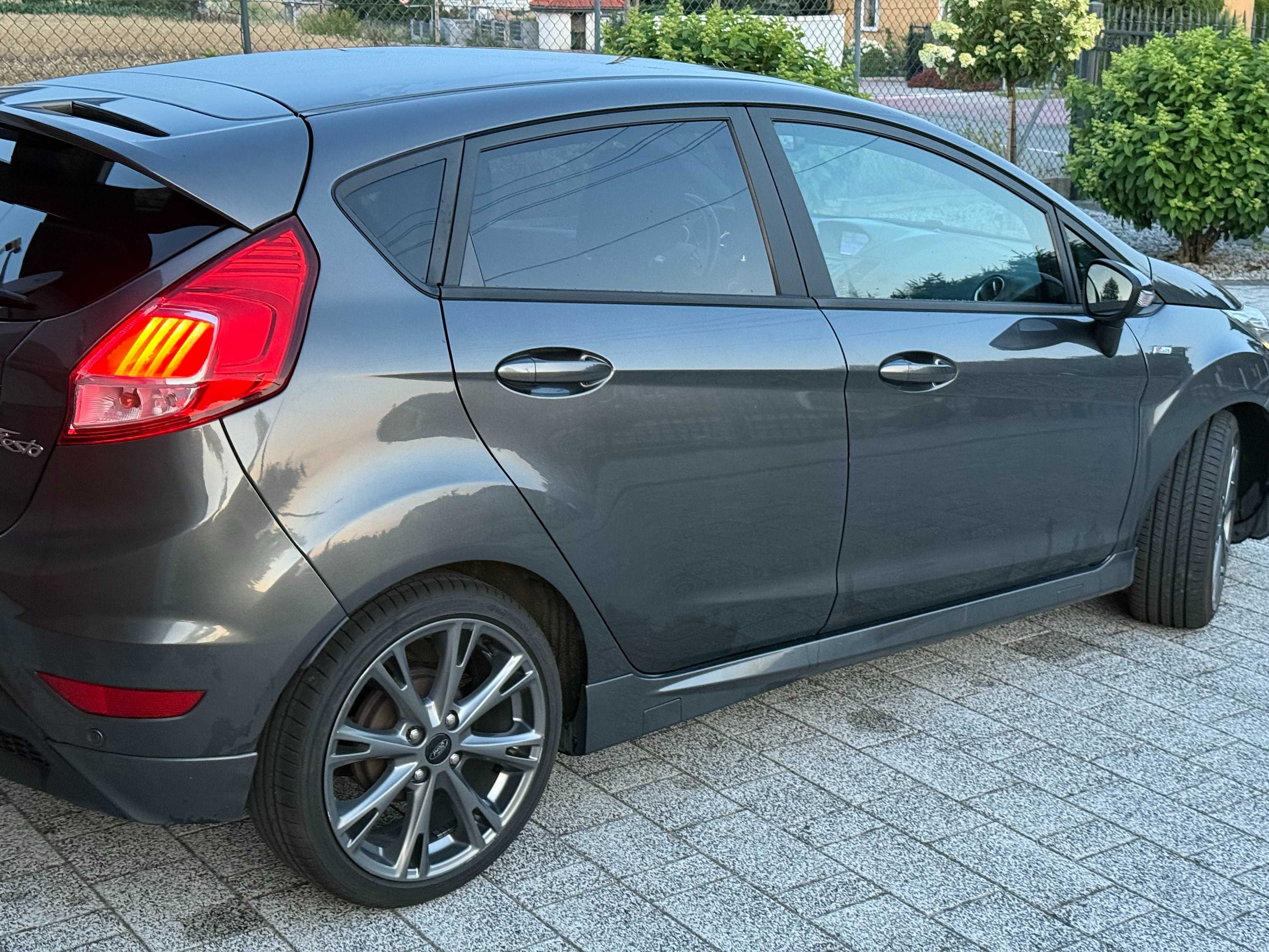 Sprzedam Ford Fiesta MK7 ST-LINE