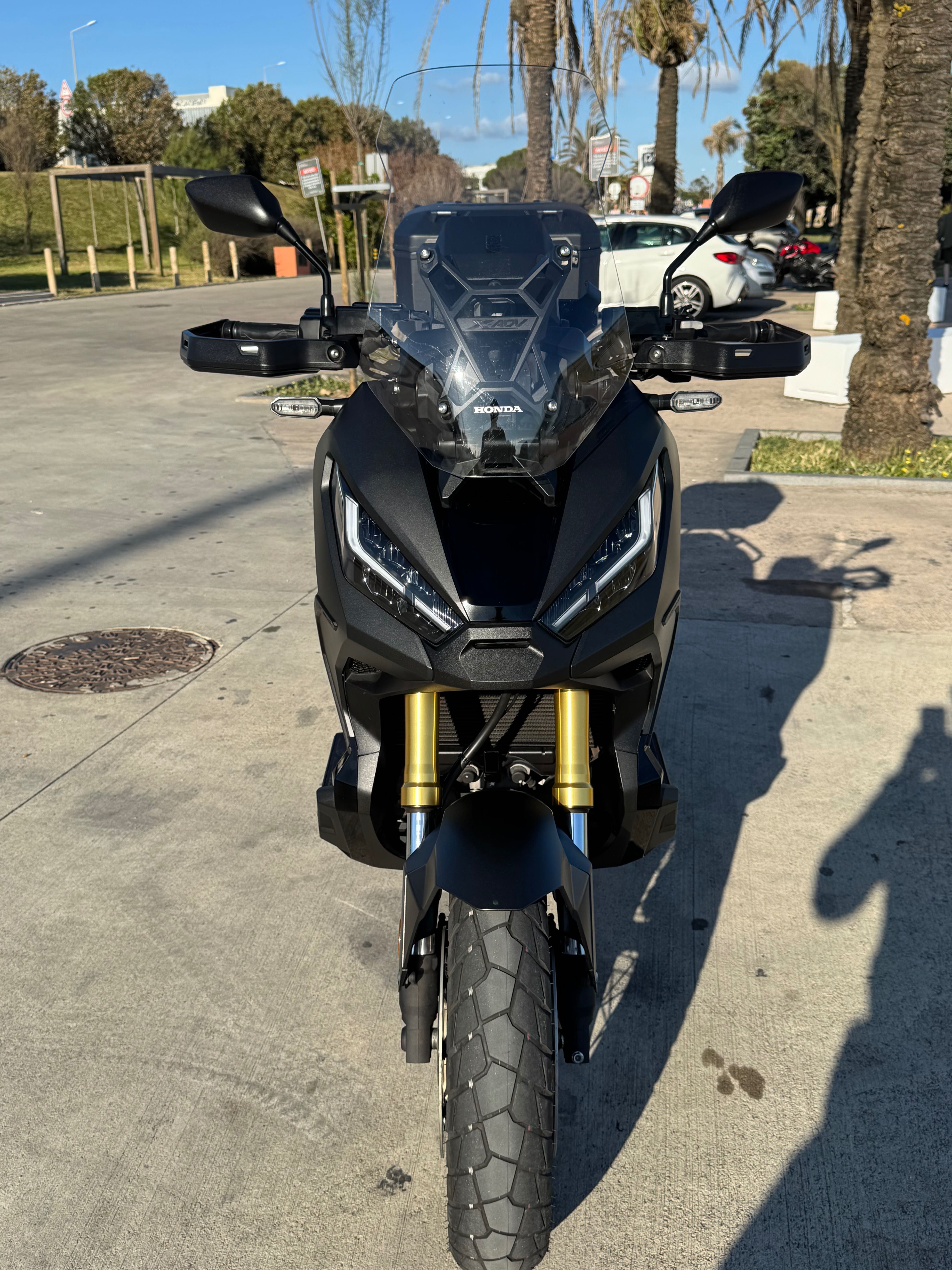 Honda X ADV 750 8milkm