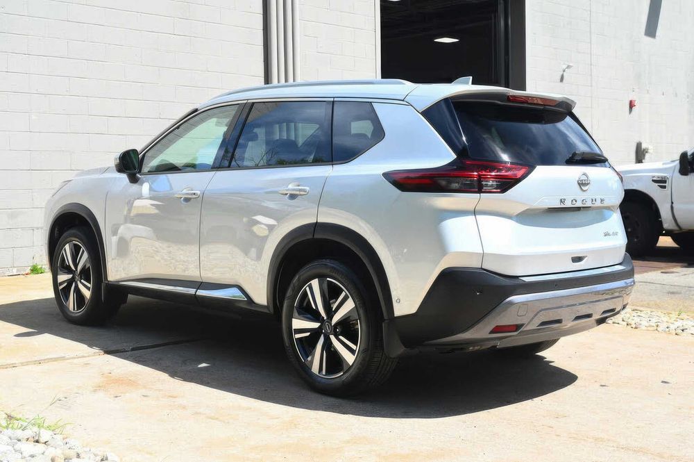 Nissan Rogue SL      2022