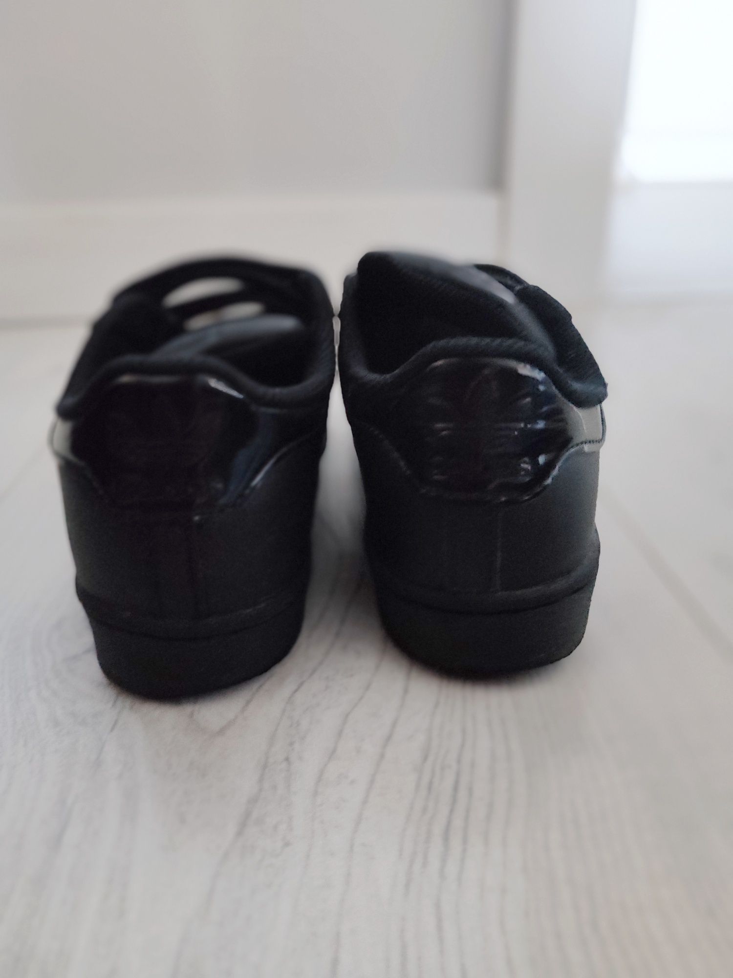 Buty ADIDAS Sneakersy Superstar czarne chłopiec dziewczynka unisex 34
