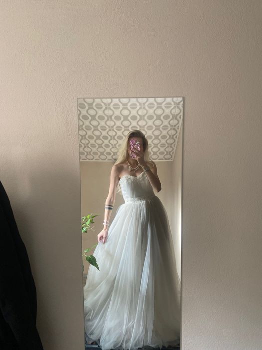 Suknia ślubna krój księżniczka