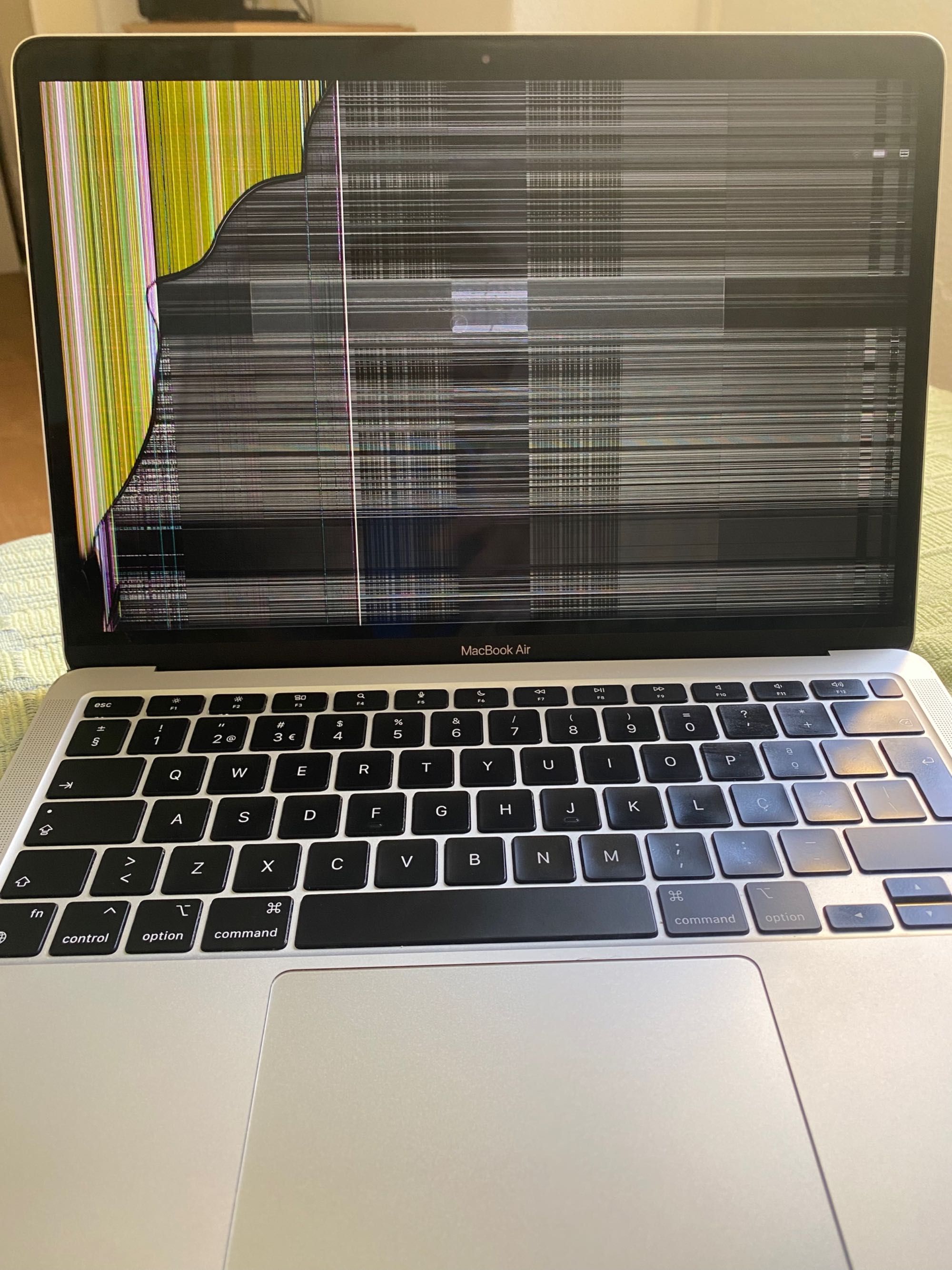 Macbook Air M1 13" [ECRÃ DANIFICADO]