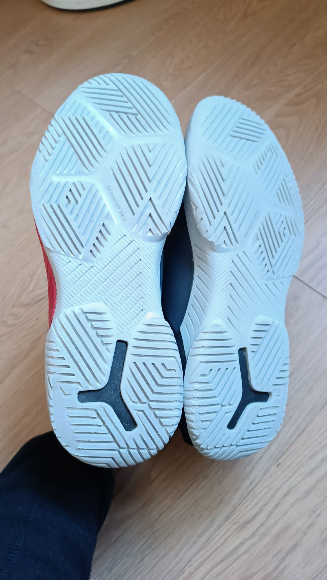 Sapatilhas Pretas de Basket 
Artigo usado apenas 1 vez.
Comprado recen