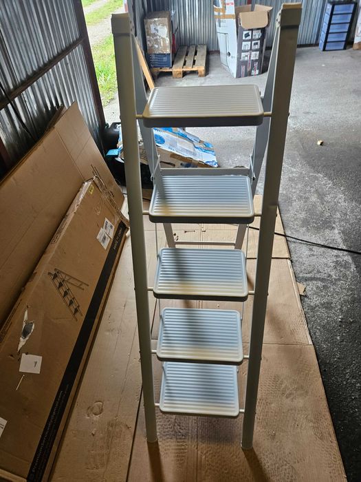 Drabina 5-stopniowa rozkładana metalowa 140cm biała