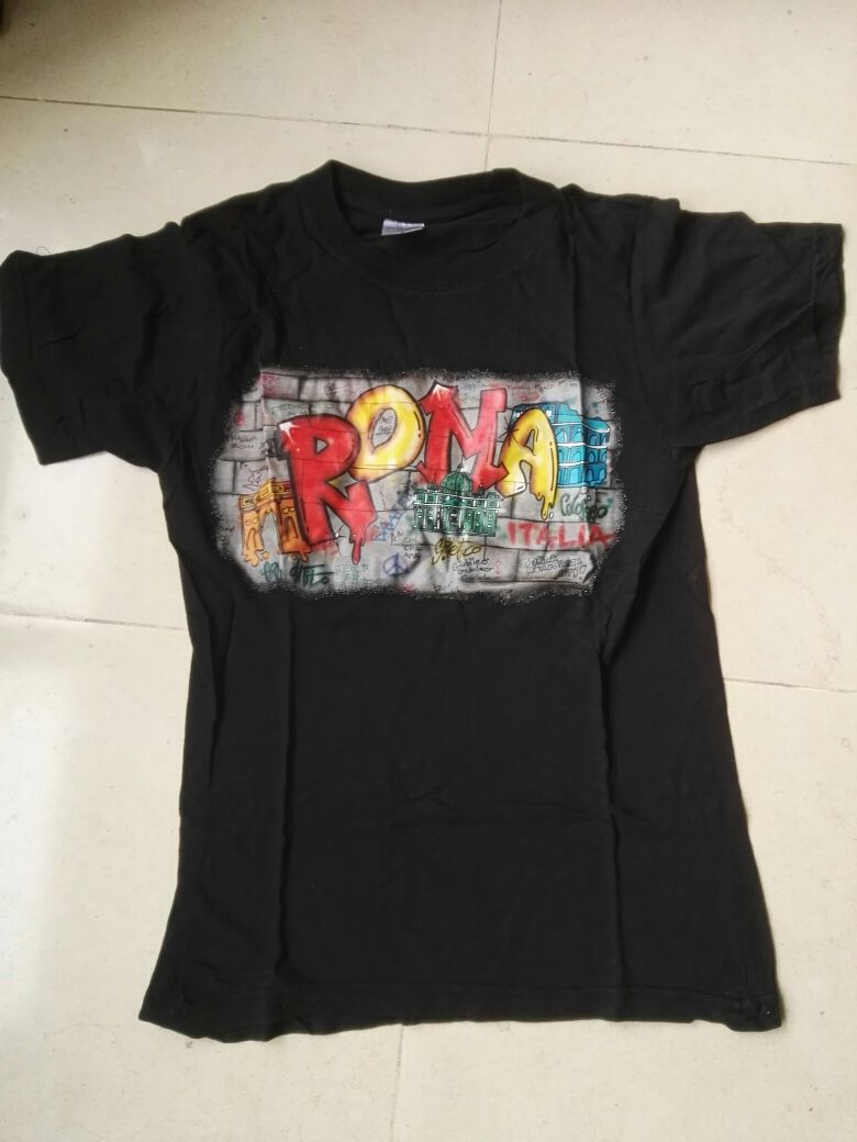 T-shirt de rapaz - Grafiti - Roma - Baratíssima