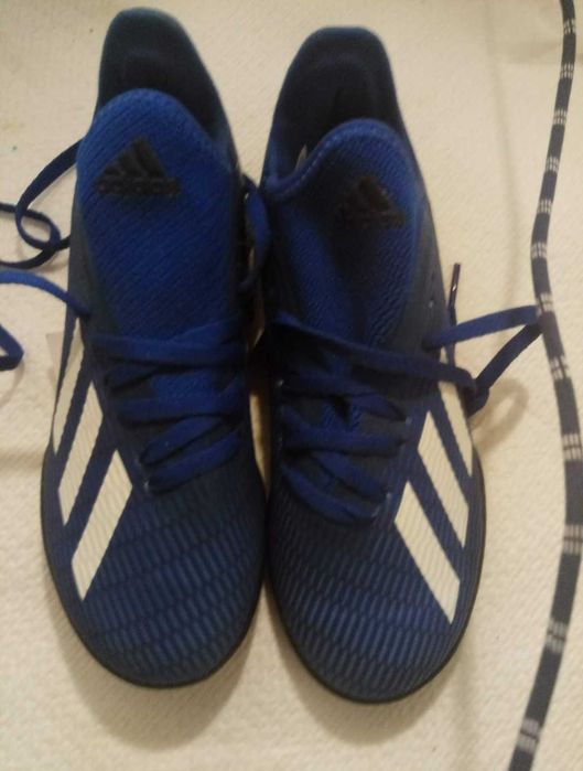 Chuteiras Adidas 33