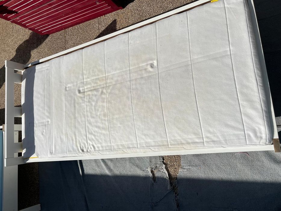 Duas camas de criança