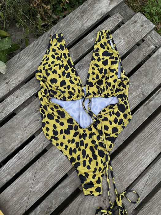 Купальник суцільний