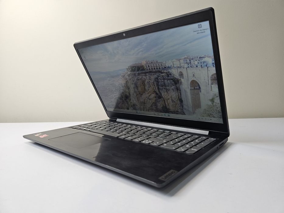 GAMINGOWY Laptop 4K RYZEN i7 8x3.70|16GB ram|AMD RADEON VEGA 5GB|ssd