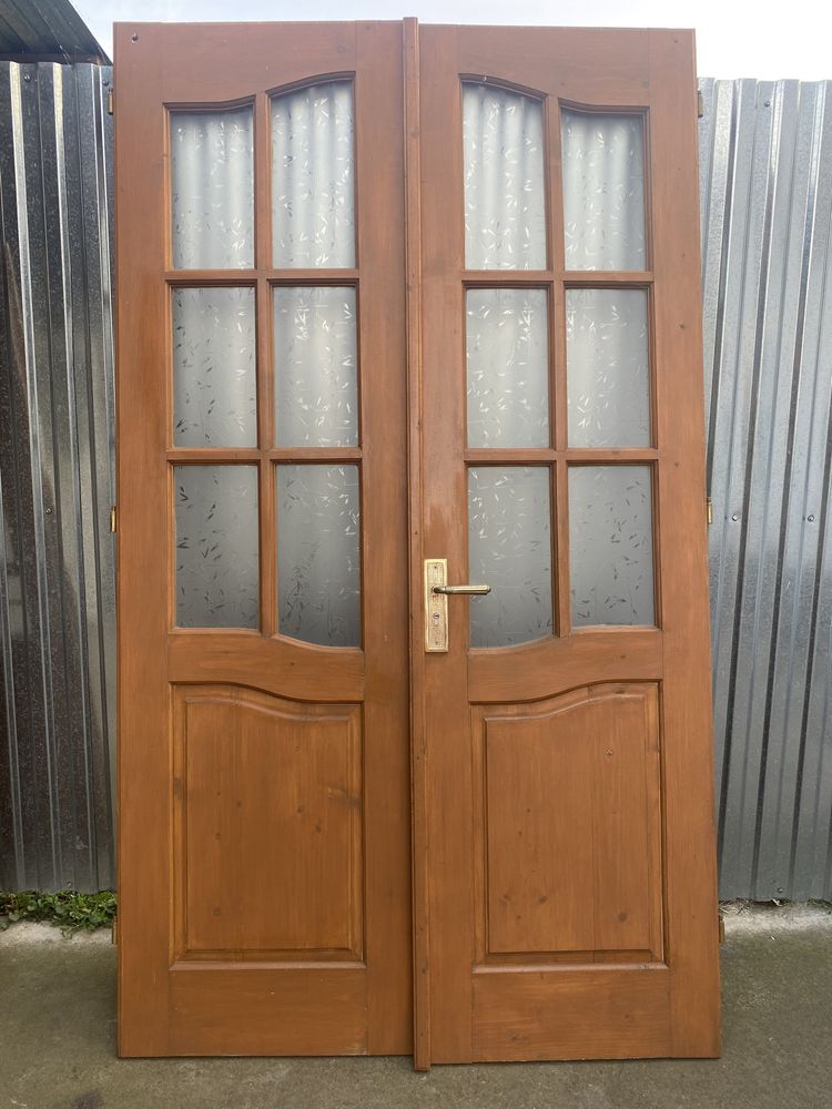 Продам дерев’яні двері двойні у гарному стані!!