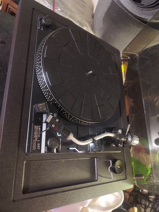 Gira discos Lenco L 247