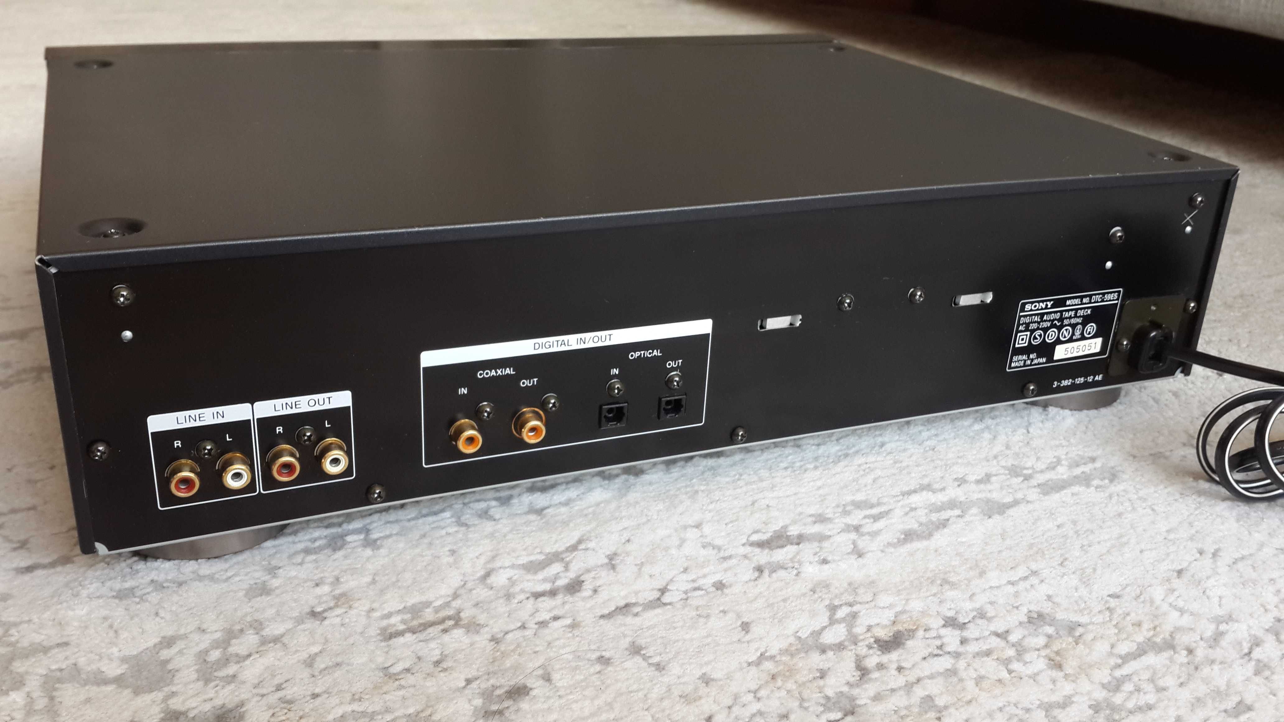 DAT дека Sony DTC-59ES