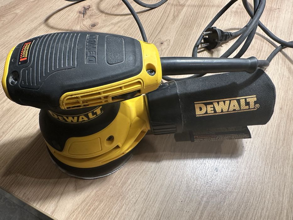 Szlifierka oscylacyjna Dewalt