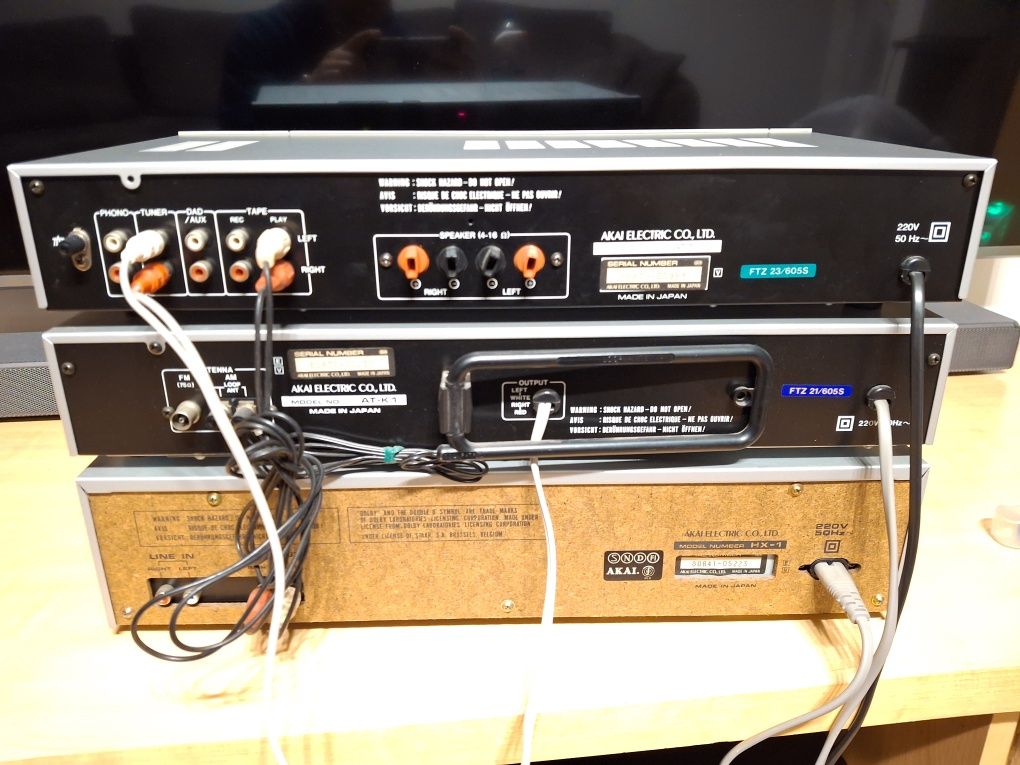 Wieża AKAI 3 elementy AM-U1 AT-K1 HX-1