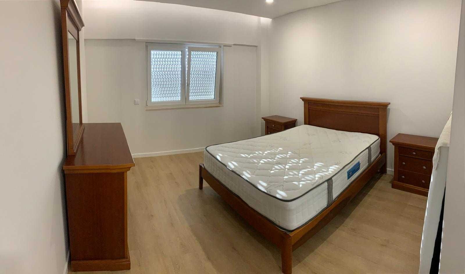 Conjunto quarto de casal em cerejeira