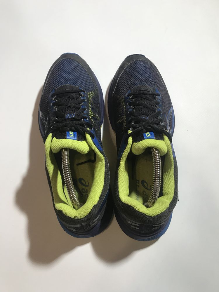 Продам asics на GORE-TEX