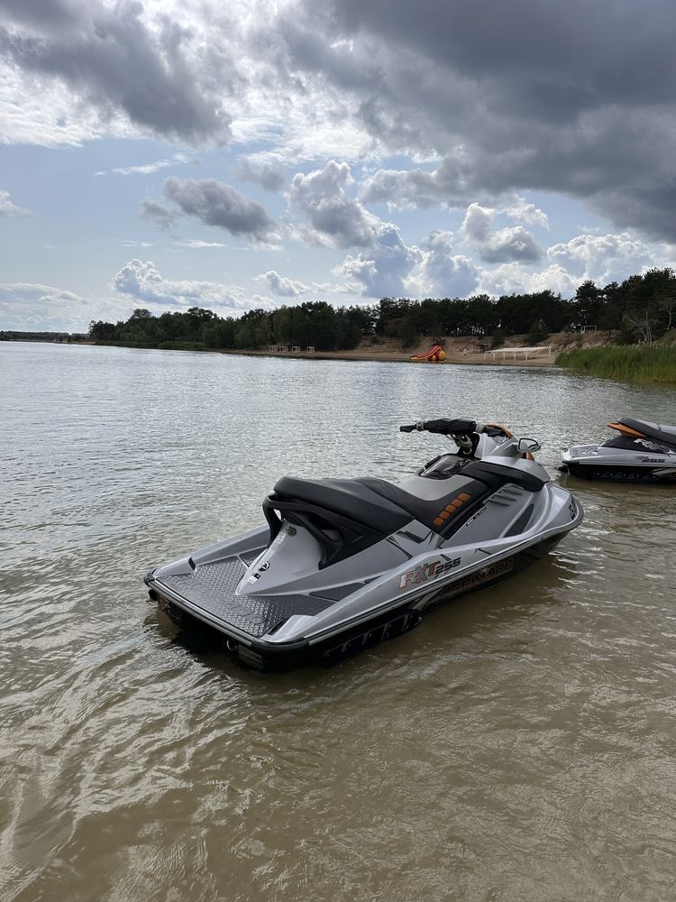 BRP RXT 255 3-x местний