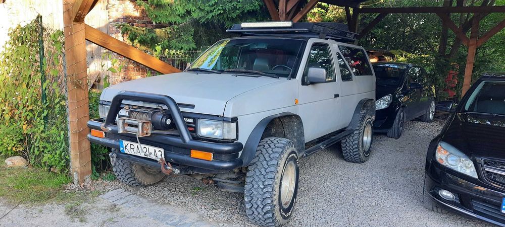 Nissan Terrano 1, 2.4 benzyna 1988r.
