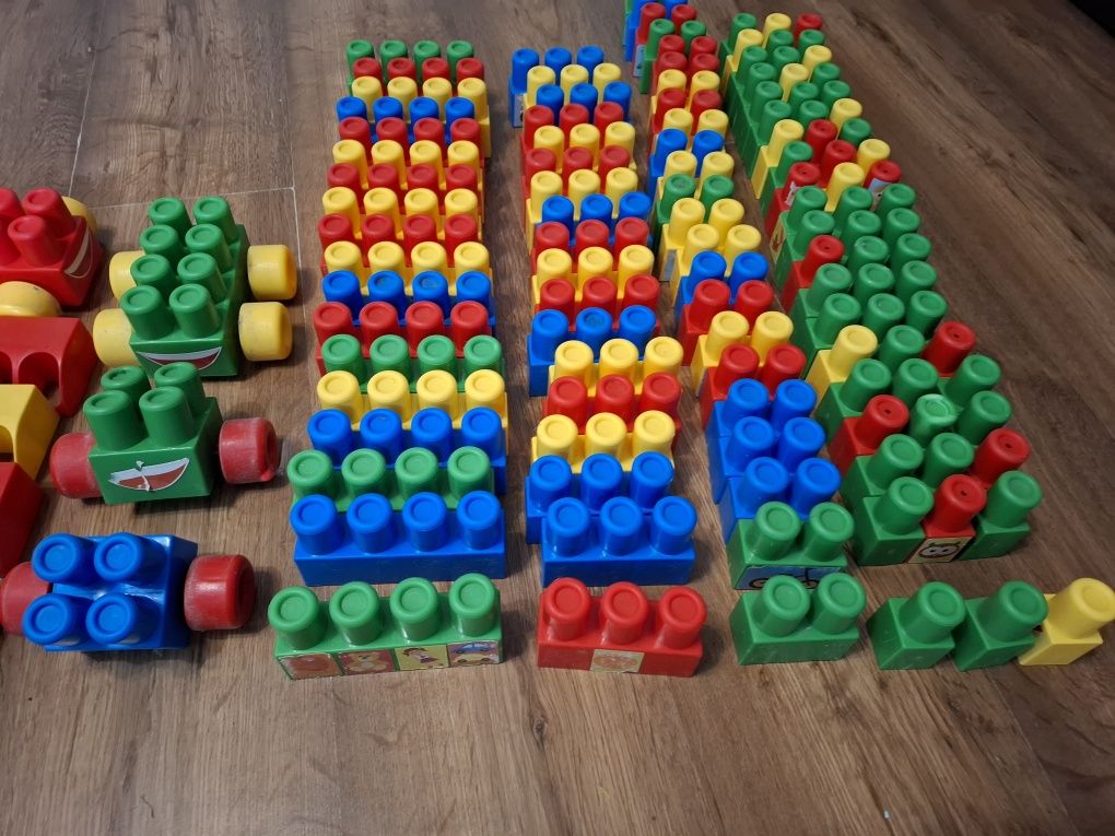 Duże klocki Wader  140szt. Megga Blocks konstrukcyjne na kółkach