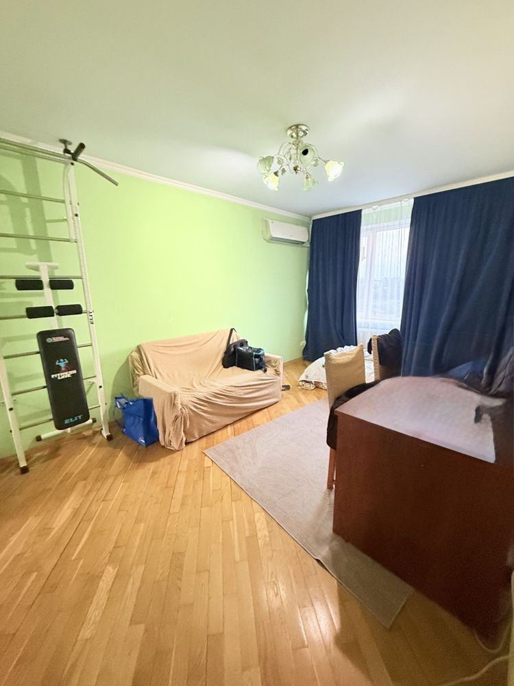 Продаж 3 кім квартири по вул. Лазаренка (80 м. кв.)