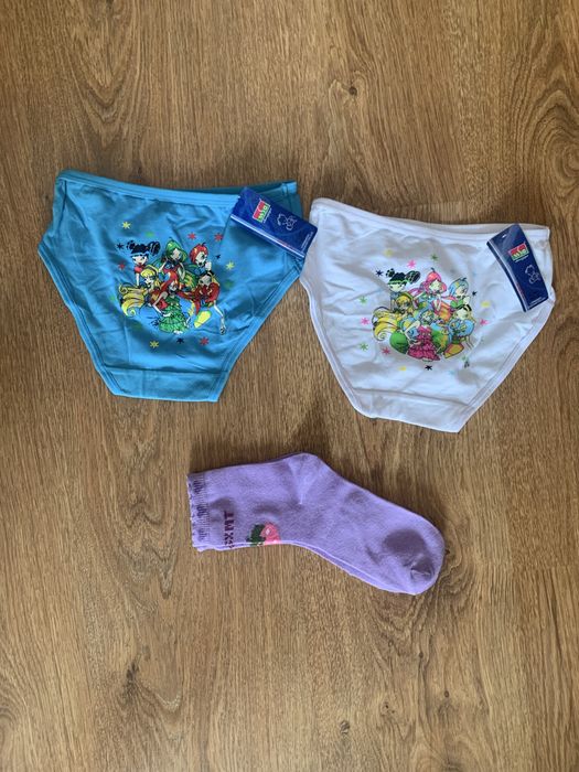 Majtki dla dziewczynki ze skarpetkami