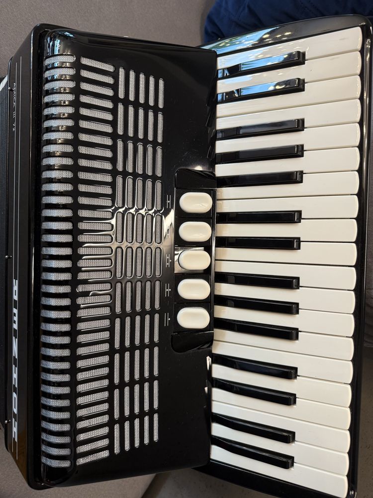 Akordeon hohner amica 72 basy Jak Nowy !!!