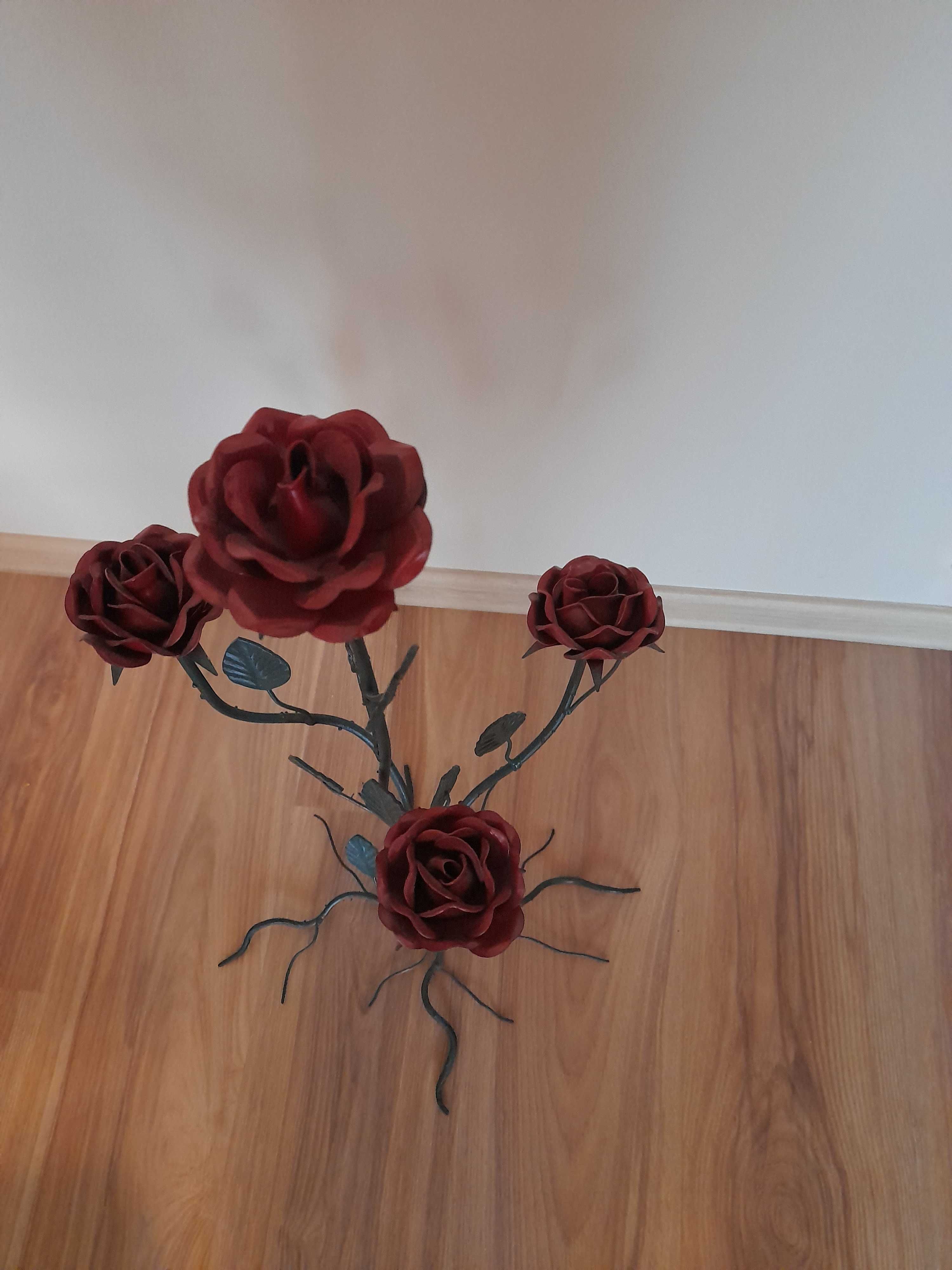 Metalowy Krzew Róży