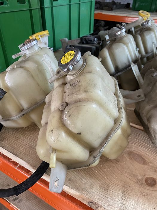 Бачок антифризу Nissan Navara D40 Pathfinder R51 2.5dci 05-14р