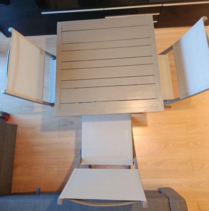 Zestaw mebli ogrodowych stół + 3 krzesła