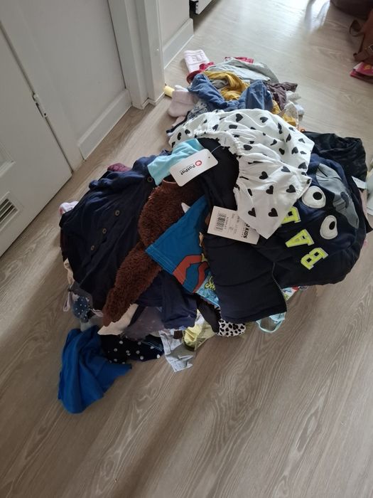 Sprzedam 50 ubranek dla niemowlaka