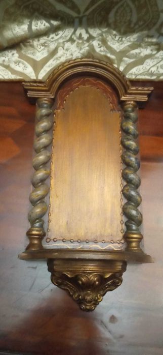 Arte Sacra Oratório Madeira talha dourada e Santo António