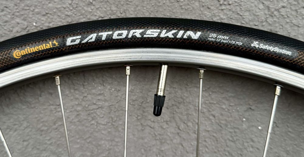 Koło tylne Campagnolo Omega Strada/Shimano 600 + nowa szytka Conti