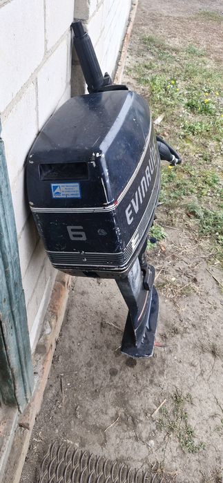 Продам лодочный мотор Evinrude 6