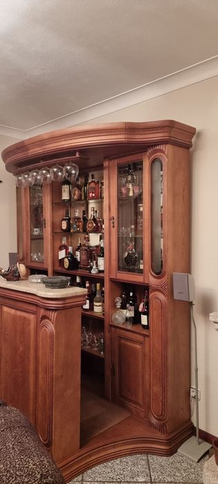 Mobília sala de estar, sofá, candeeiro e bar