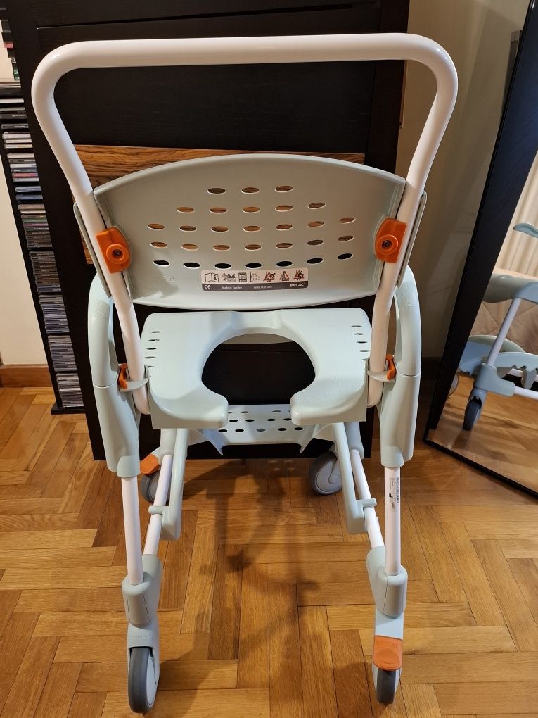 Cadeira Sanitária e Banho com rodas - ETAC CLEAN NOVA
