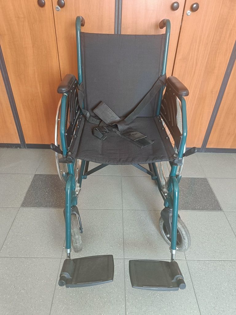 Wózek inwalidzki ręczny VITEA CARE model VCW K43
